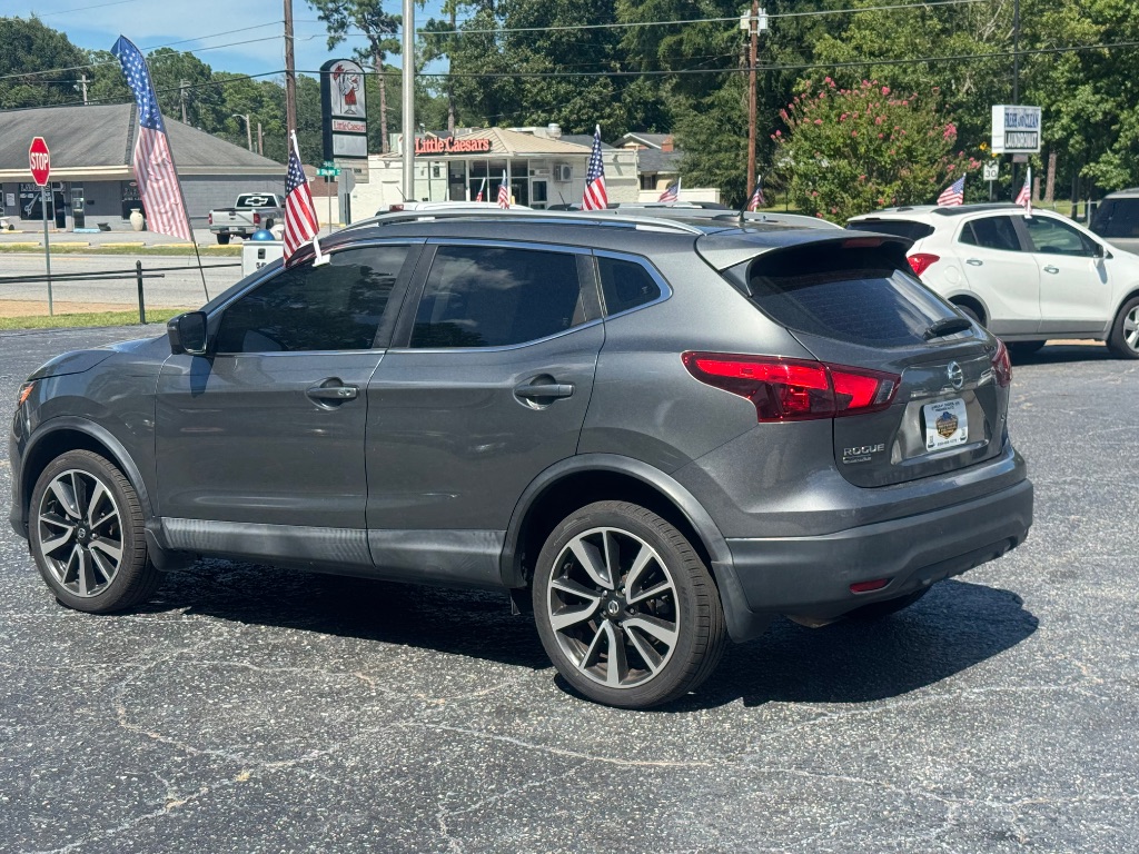 2018 Nissan Rogue - $9,800
