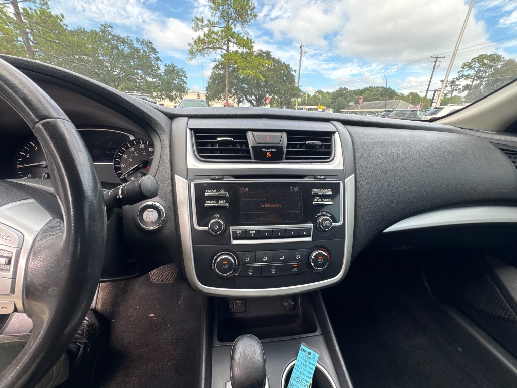 2017 Nissan Altima - $7,900