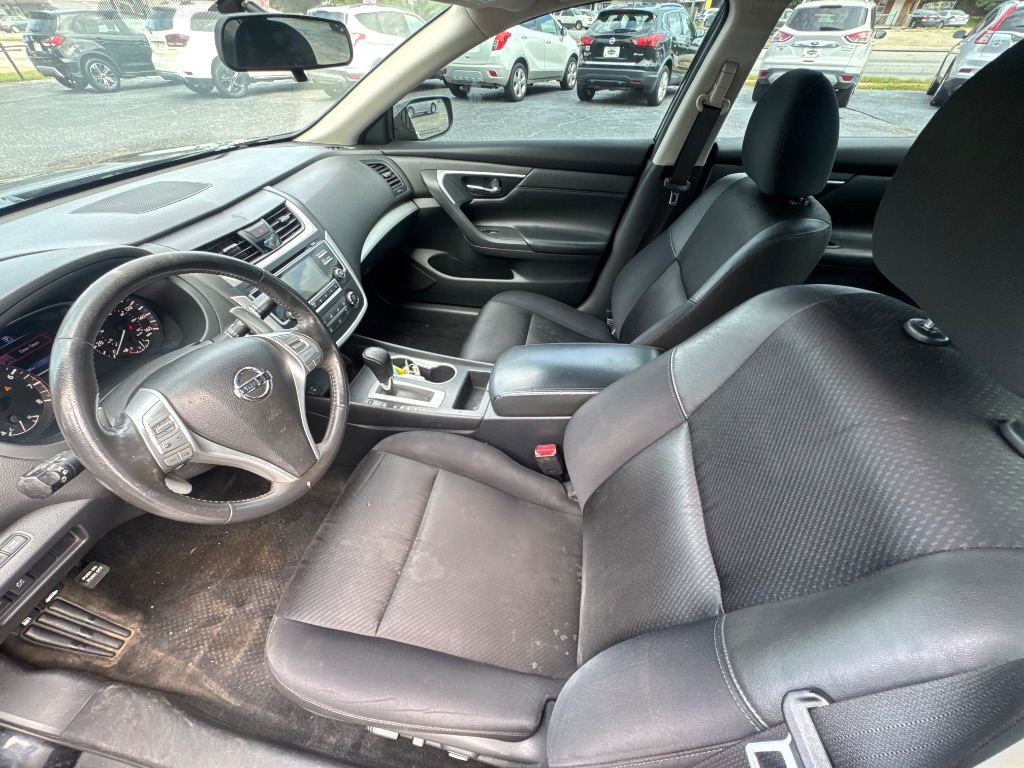 2017 Nissan Altima - $7,900