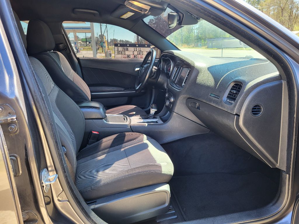 2016 Dodge Charger SXT photo