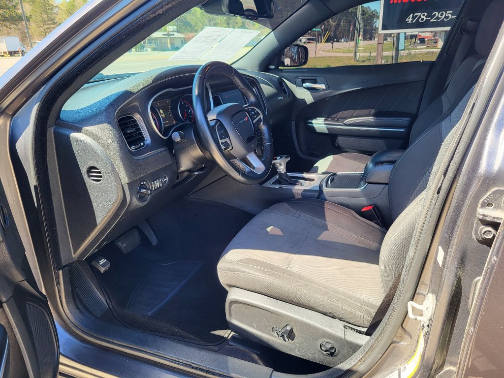 2016 Dodge Charger SXT photo