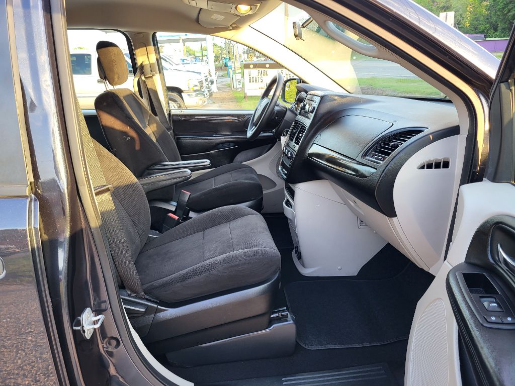 2013 Dodge Grand Caravan SE photo
