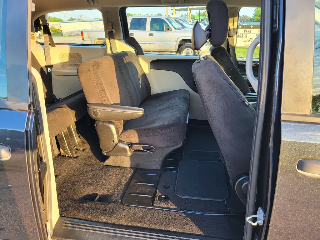 2013 Dodge Grand Caravan SE photo