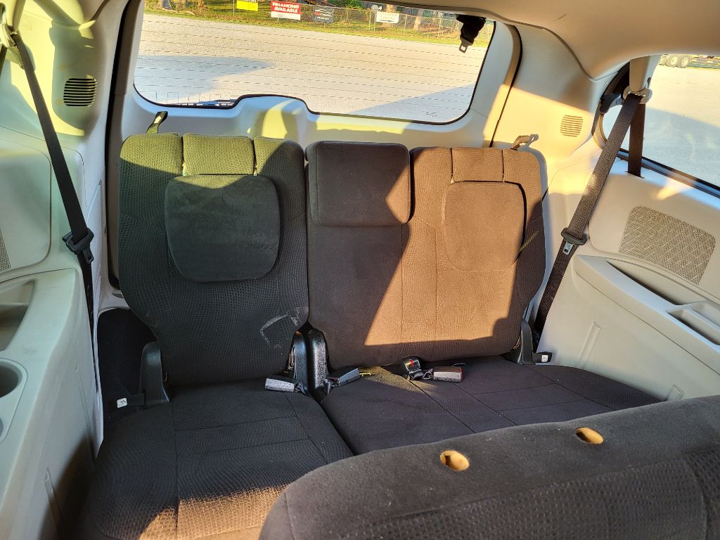 2013 Dodge Grand Caravan SE photo
