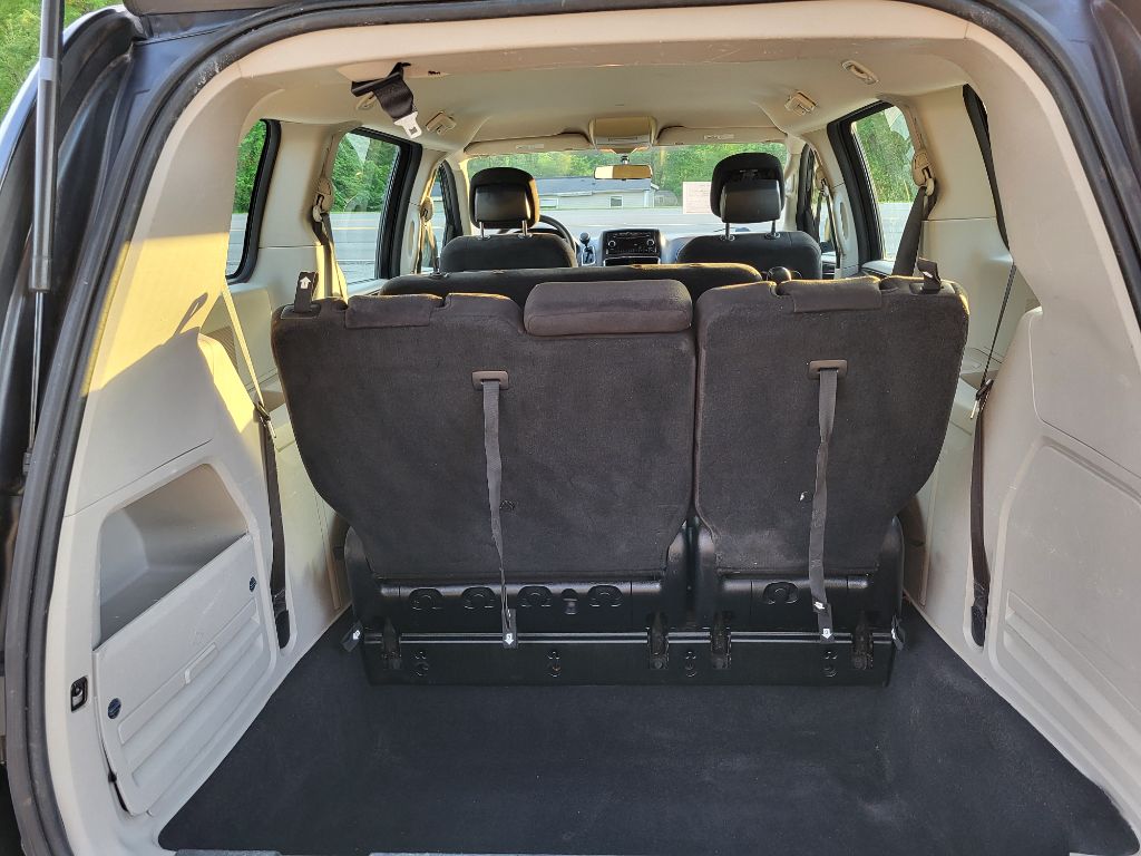 2013 Dodge Grand Caravan SE photo