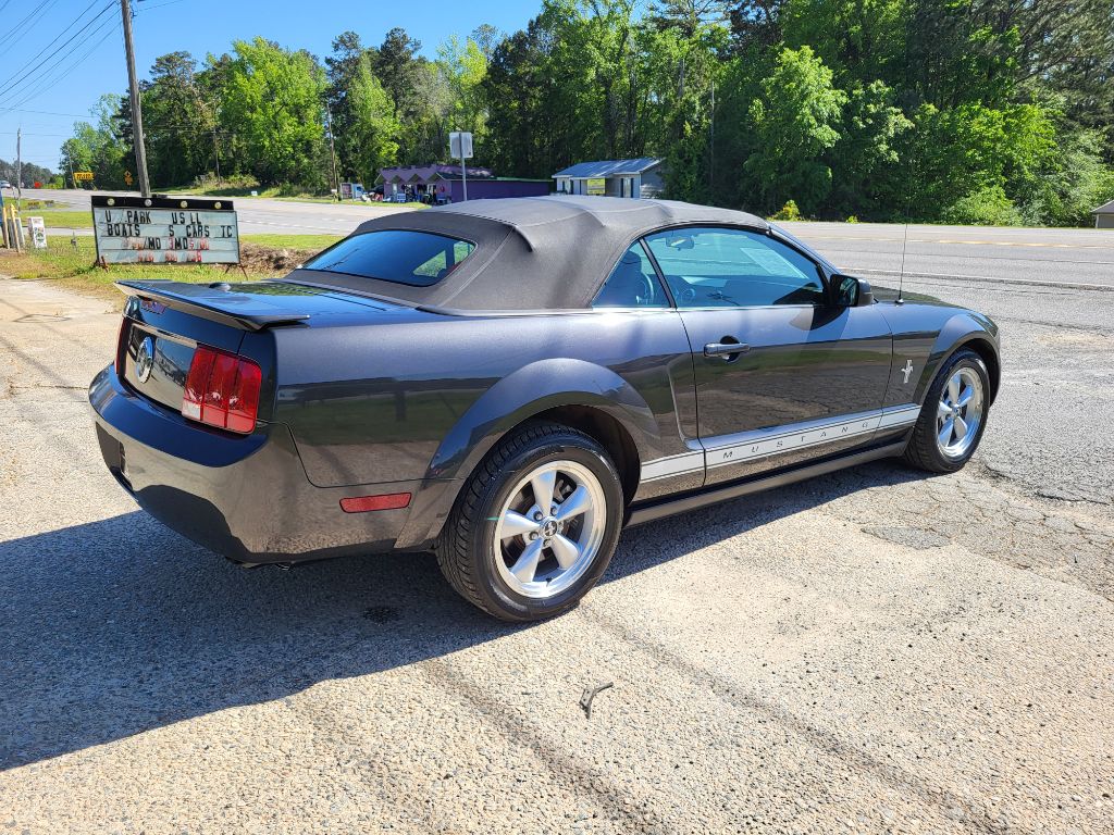 2007 Ford Mustang V6 Deluxe photo