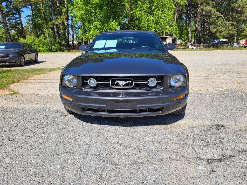 2007 Ford Mustang V6 Deluxe photo
