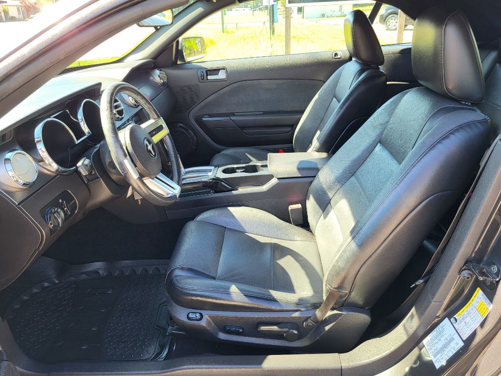 2007 Ford Mustang V6 Deluxe photo
