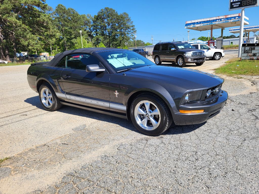 2007 Ford Mustang V6 Deluxe photo