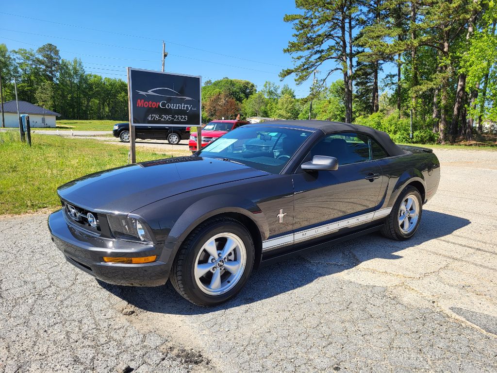 2007 Ford Mustang V6 Deluxe photo