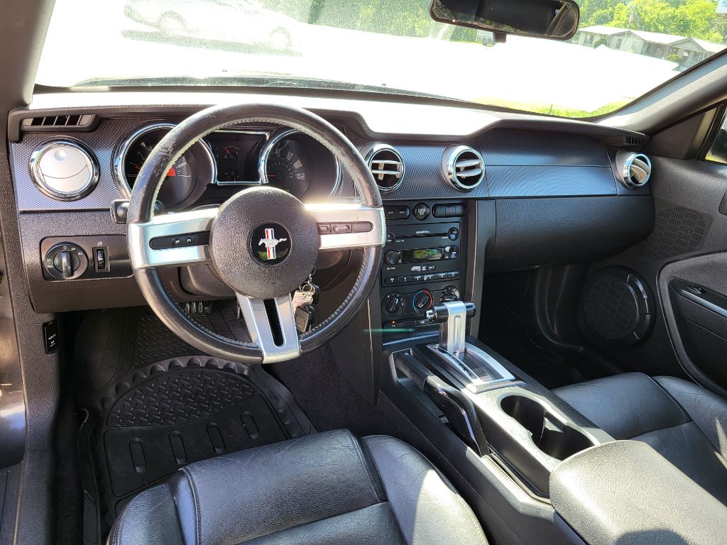 2007 Ford Mustang V6 Deluxe photo