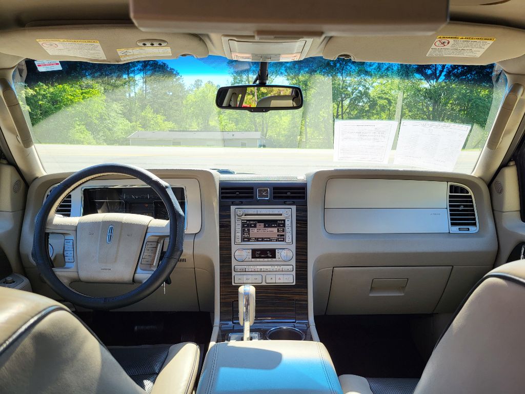 2008 Lincoln Navigator photo
