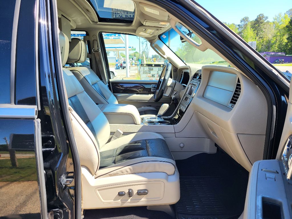 2008 Lincoln Navigator photo