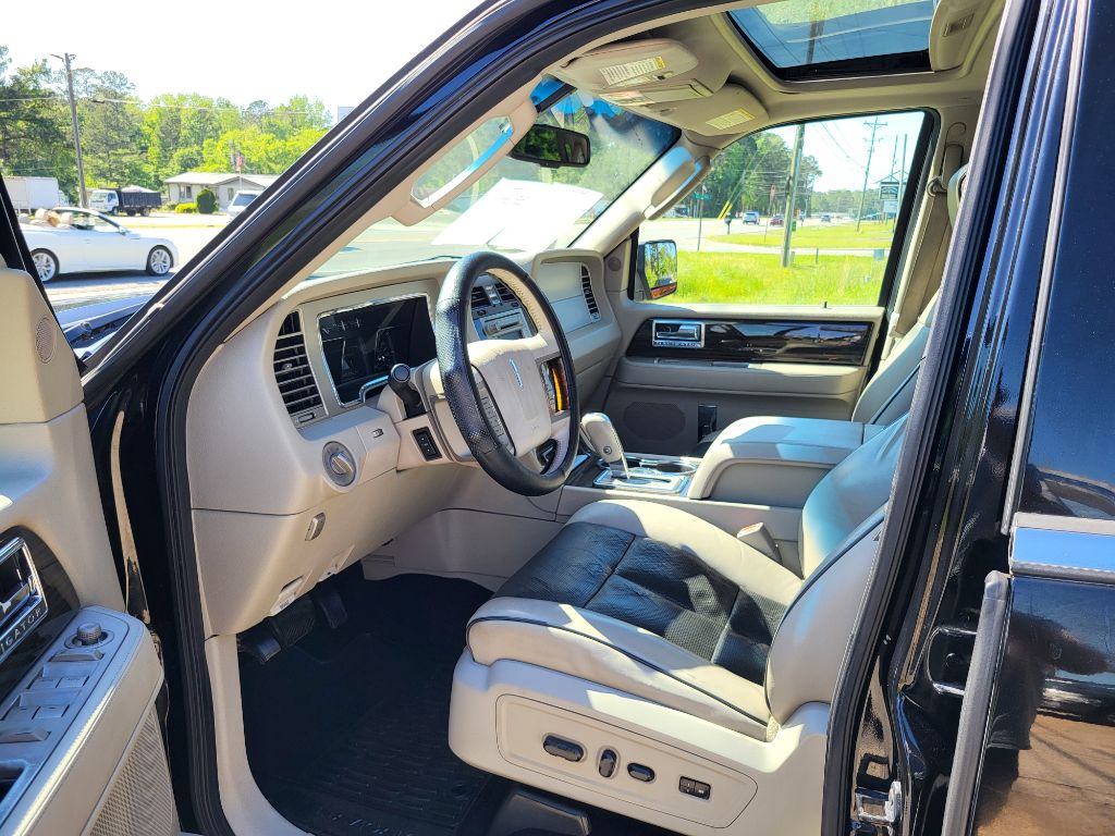 2008 Lincoln Navigator photo