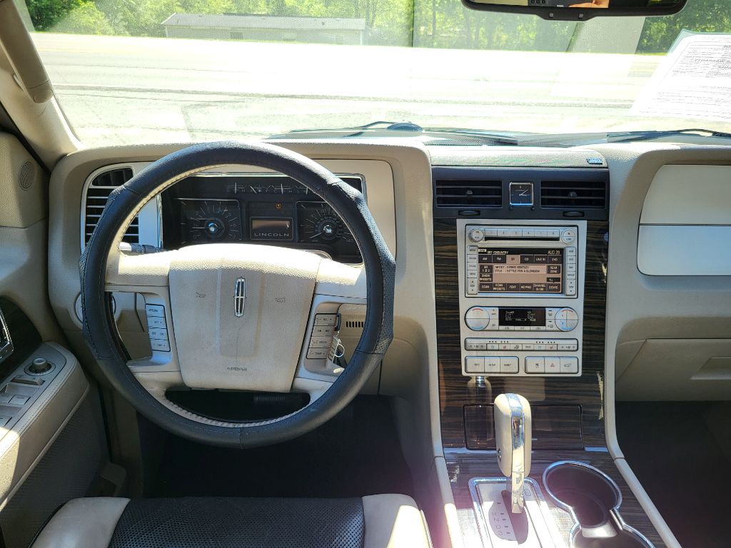 2008 Lincoln Navigator photo