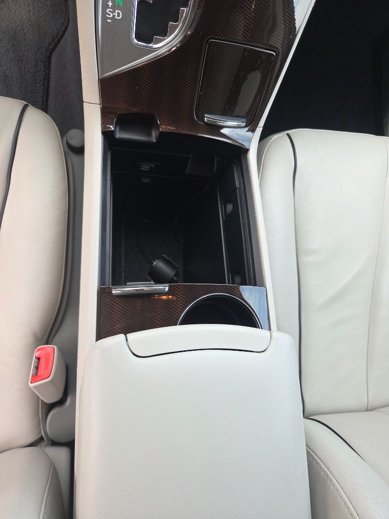 2011 Toyota Venza - $7,900