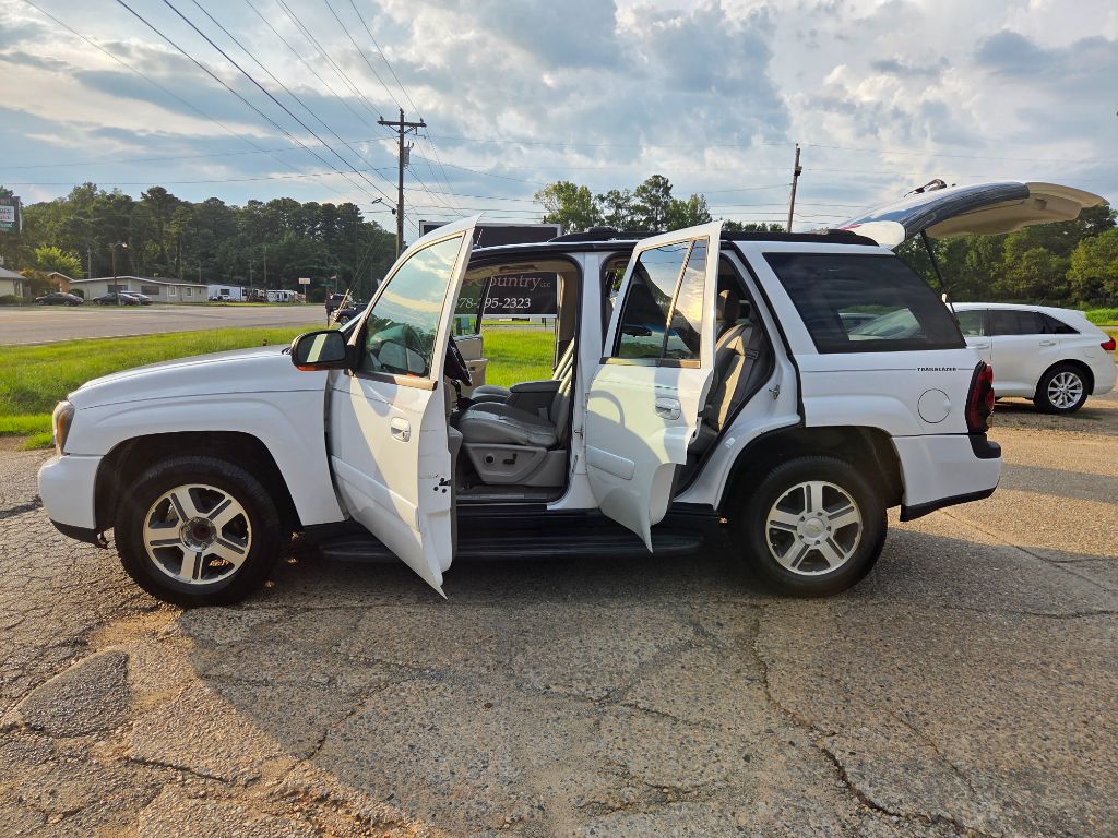 2005 Chevrolet Blazer - $2,900