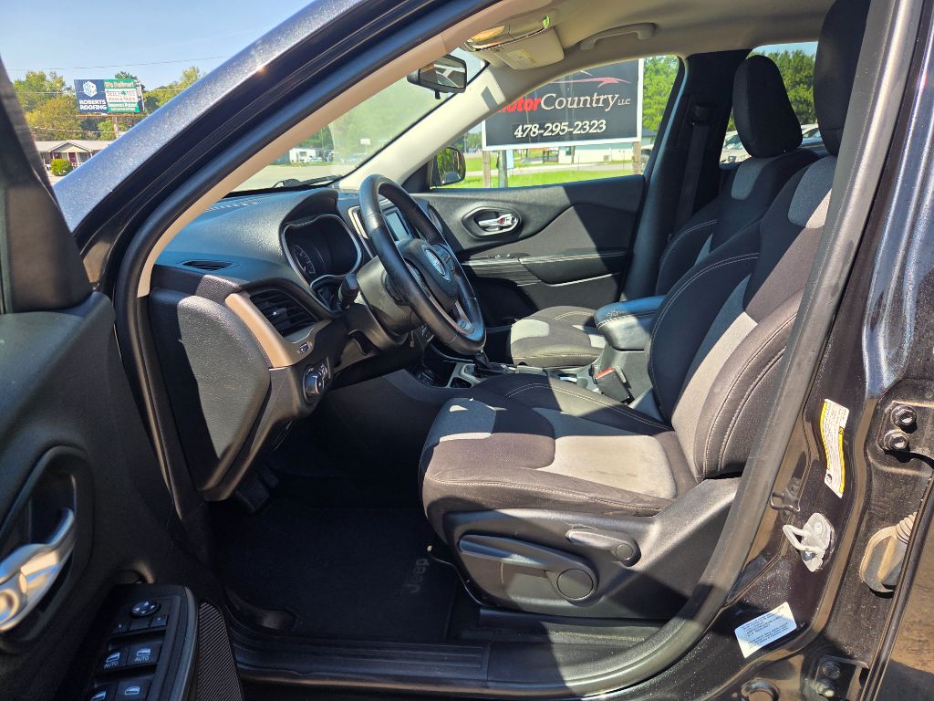 2014 Jeep Cherokee - $5,500