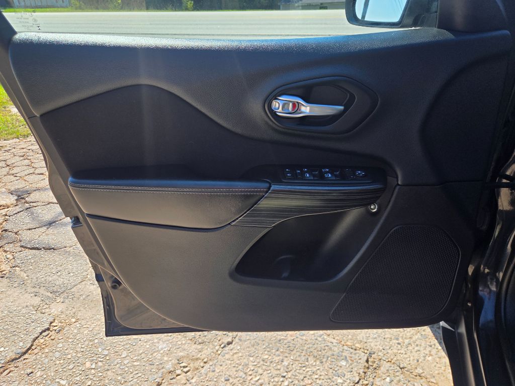 2014 Jeep Cherokee - $5,500