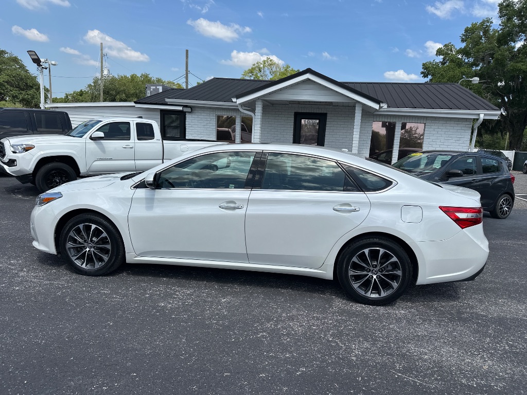 2016 Toyota Avalon XLE Plus photo