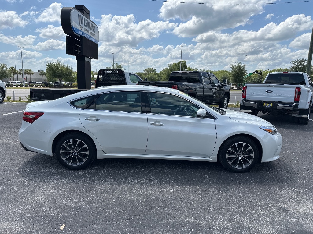 2016 Toyota Avalon XLE Plus photo