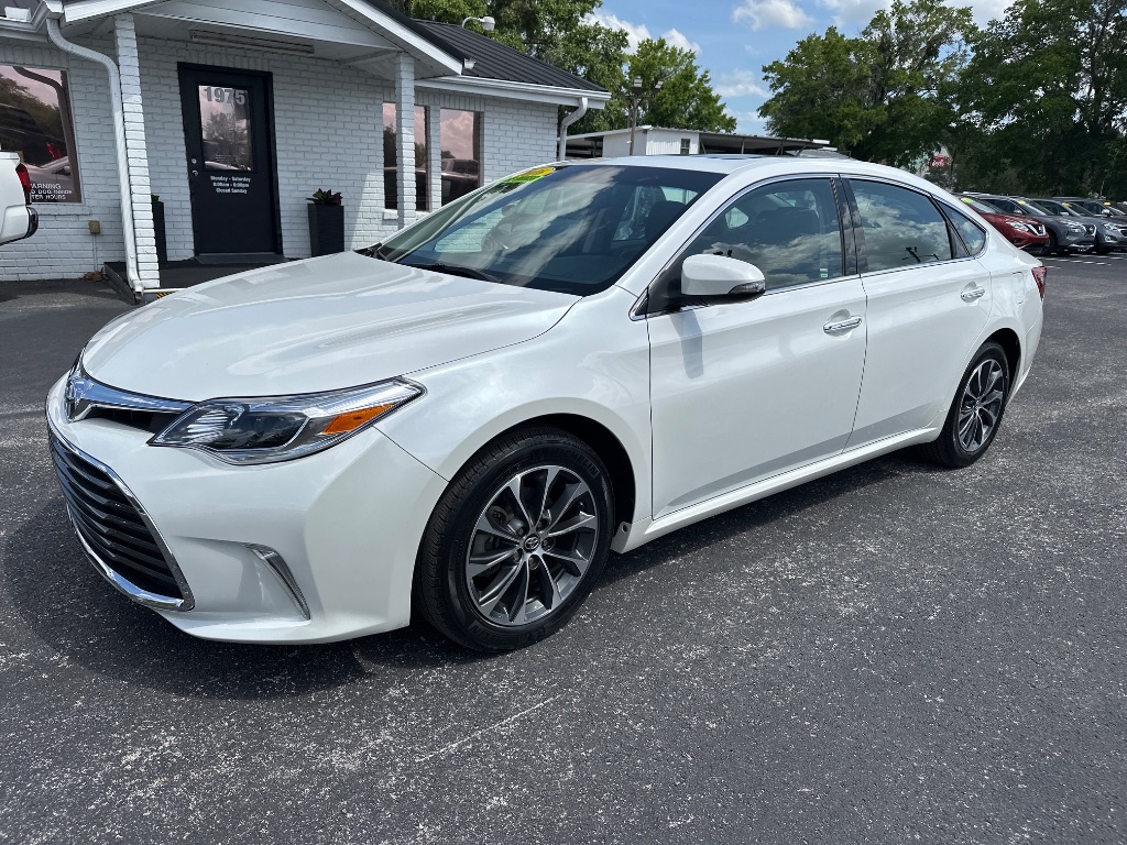 2016 Toyota Avalon XLE Plus photo