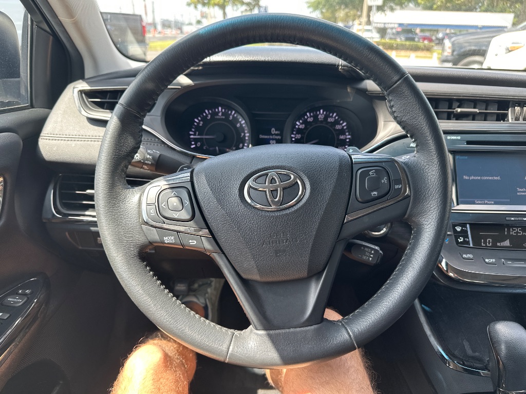 2016 Toyota Avalon XLE Plus photo