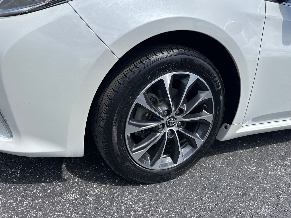 2016 Toyota Avalon XLE Plus photo