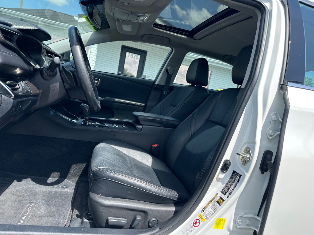 2016 Toyota Avalon XLE Plus photo