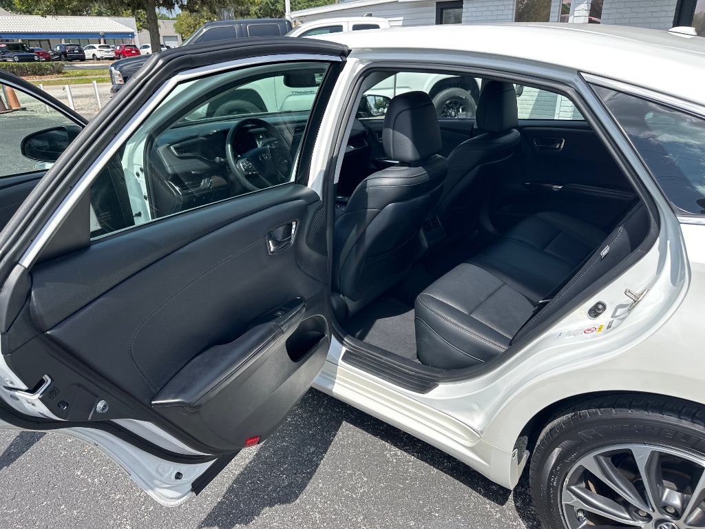 2016 Toyota Avalon XLE Plus photo