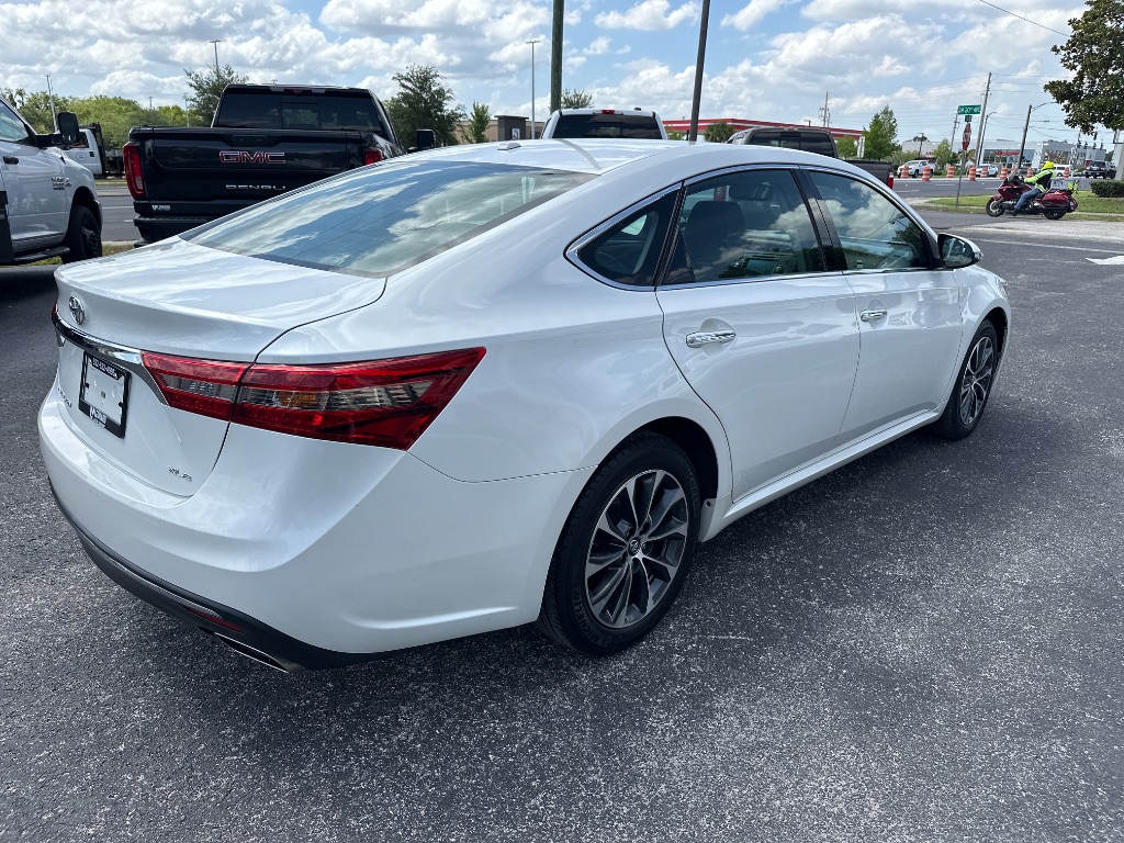 2016 Toyota Avalon XLE Plus photo