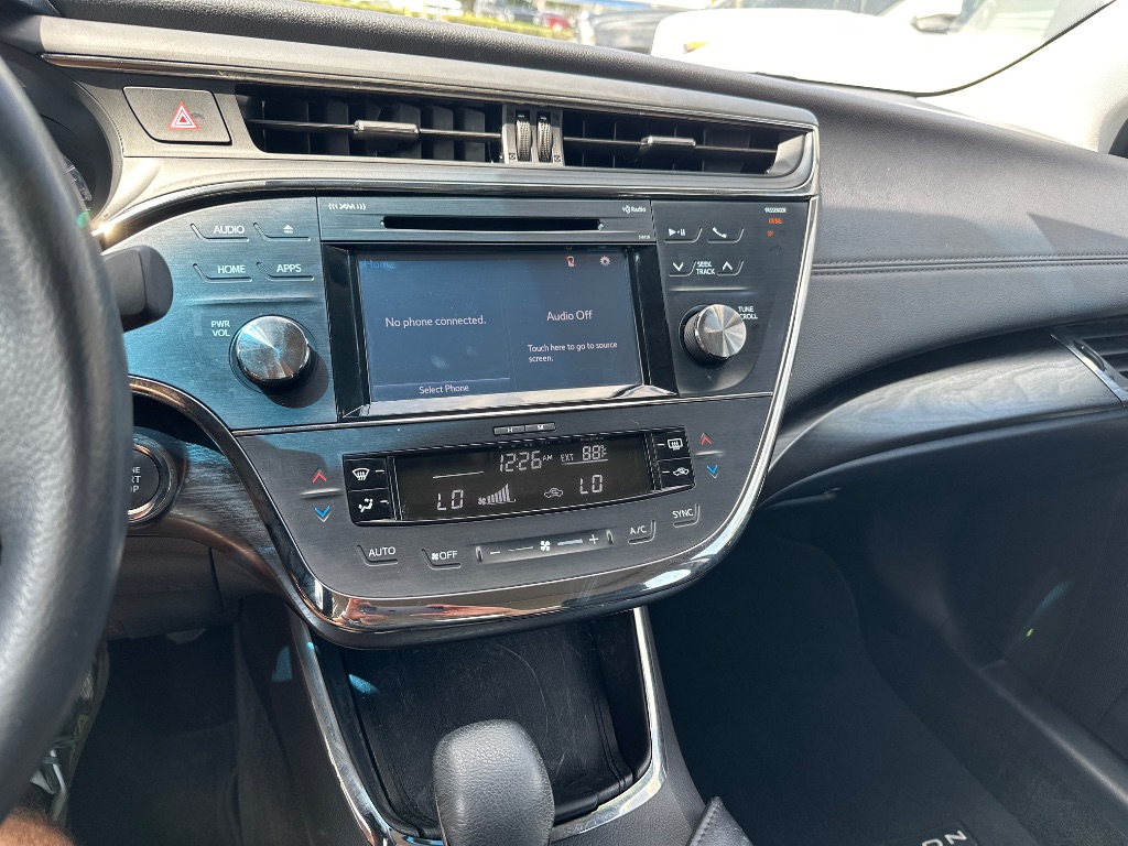 2016 Toyota Avalon XLE Plus photo