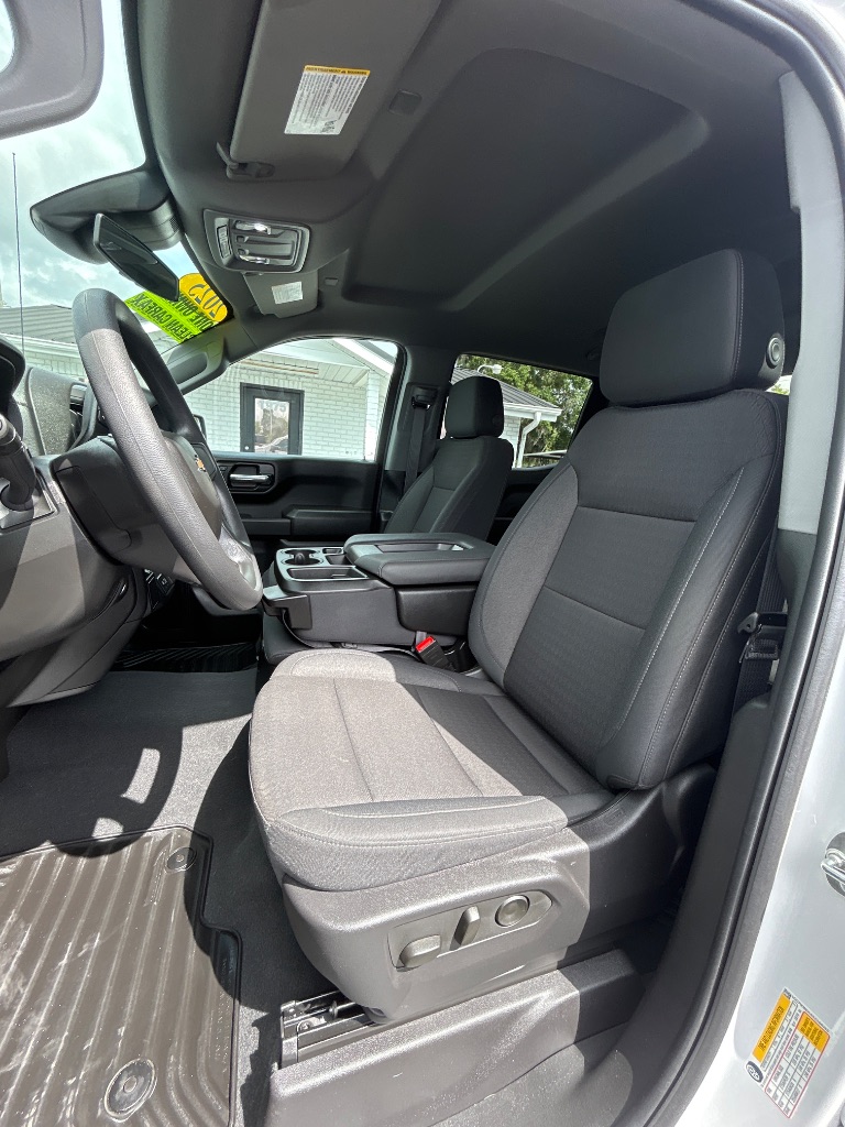 2025 Chevrolet Silverado 1500 Custom photo 13