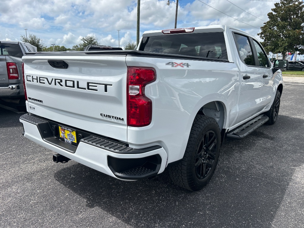 2025 Chevrolet Silverado 1500 Custom photo 7