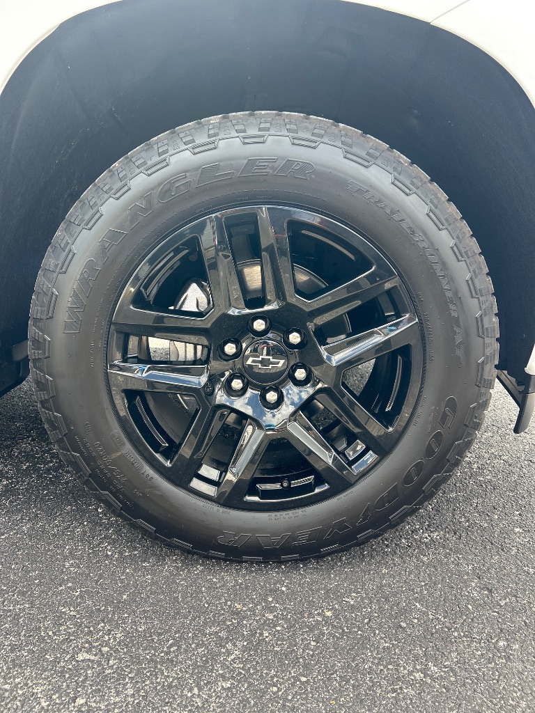 2025 Chevrolet Silverado 1500 Custom photo 18