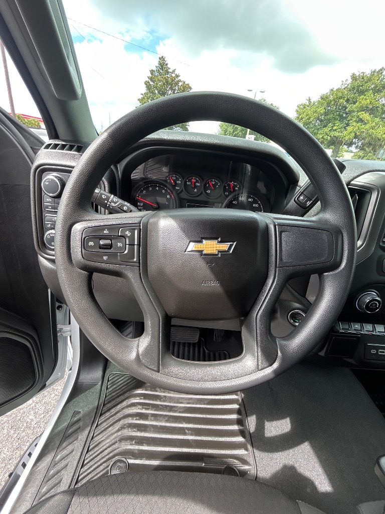 2025 Chevrolet Silverado 1500 Custom photo 9