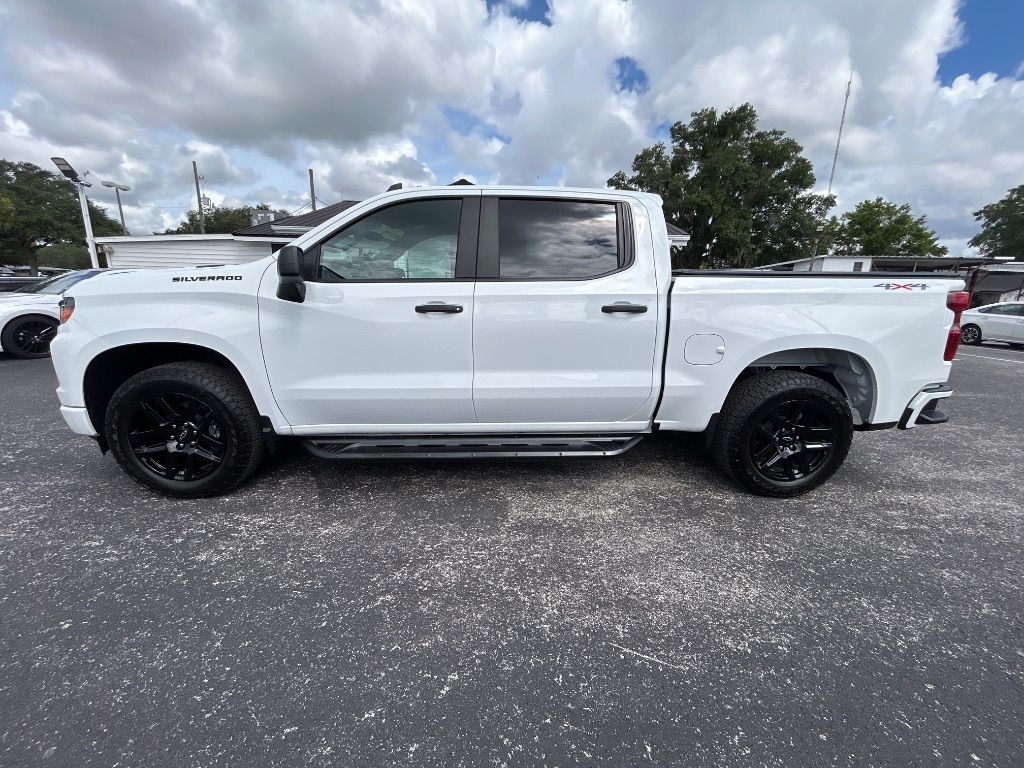 2025 Chevrolet Silverado 1500 Custom photo 4