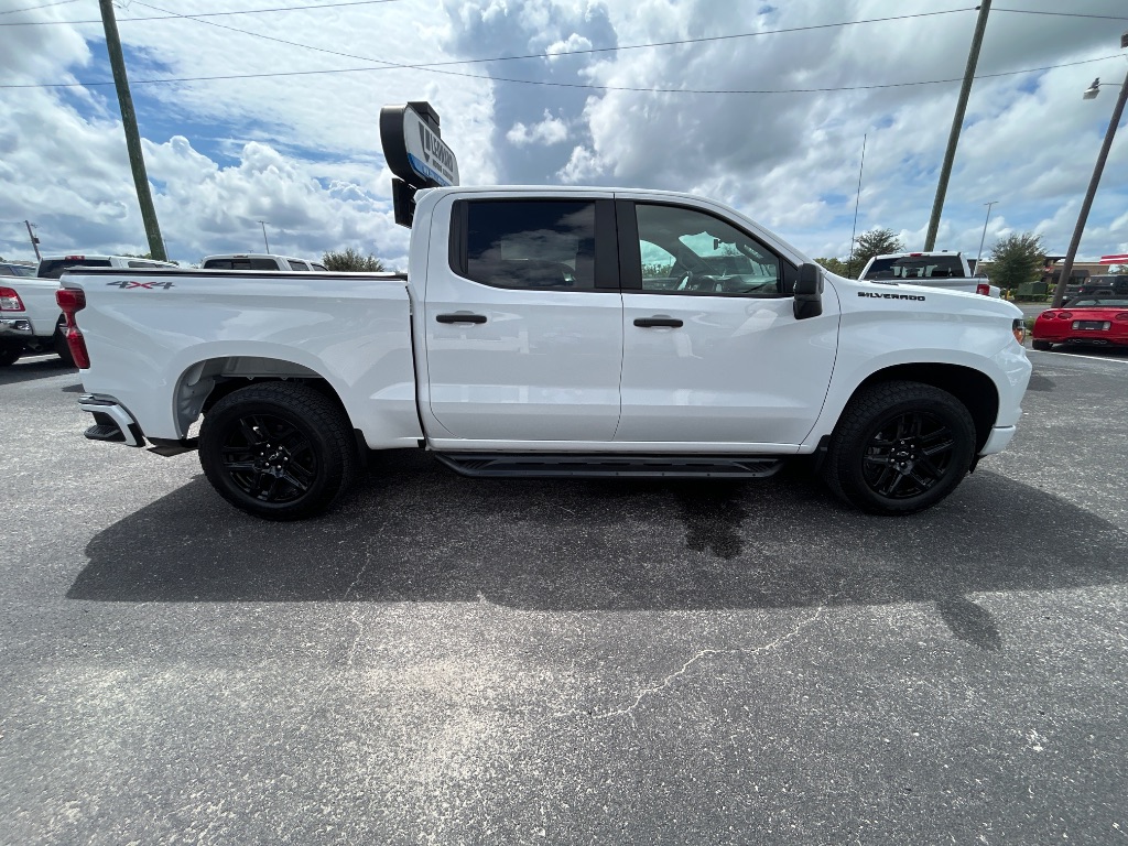 2025 Chevrolet Silverado 1500 Custom photo 8