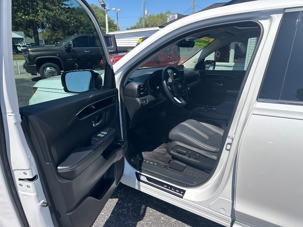 2025 Honda Pilot - $42,998