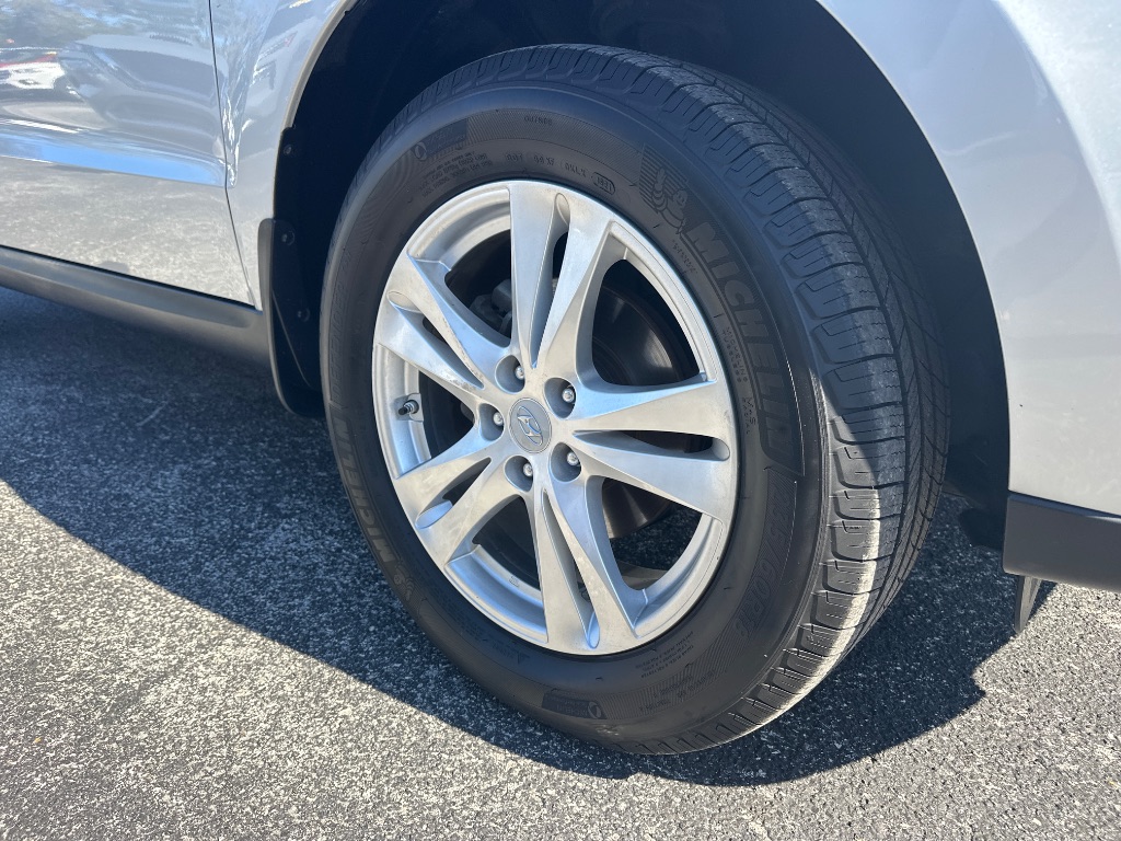 2011 Hyundai Santa Fe - $7,998