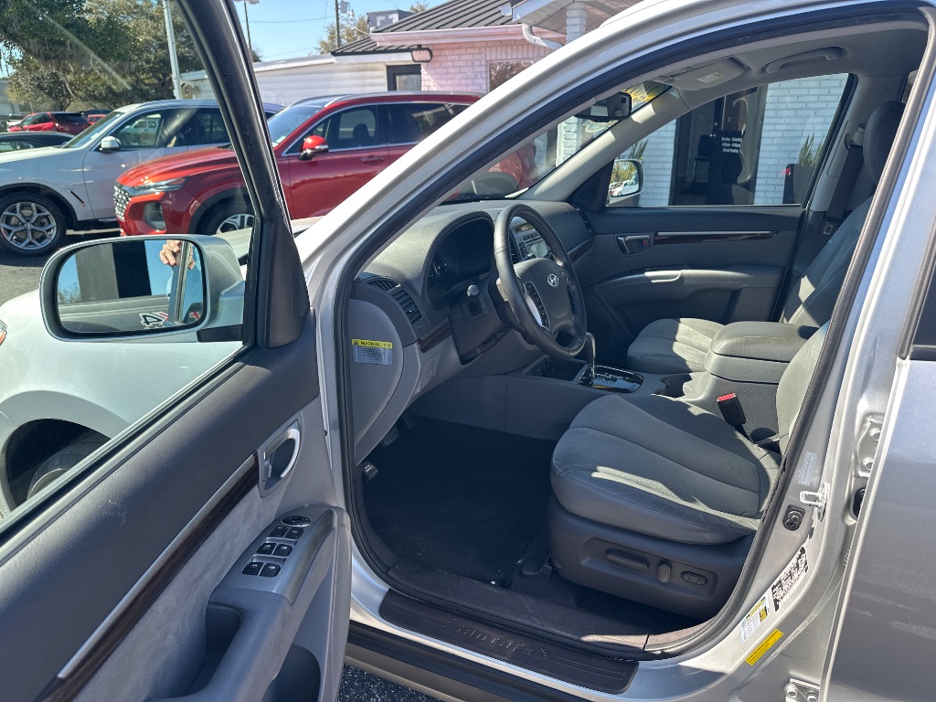 2011 Hyundai Santa Fe - $7,998
