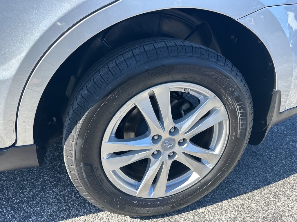 2011 Hyundai Santa Fe - $7,998