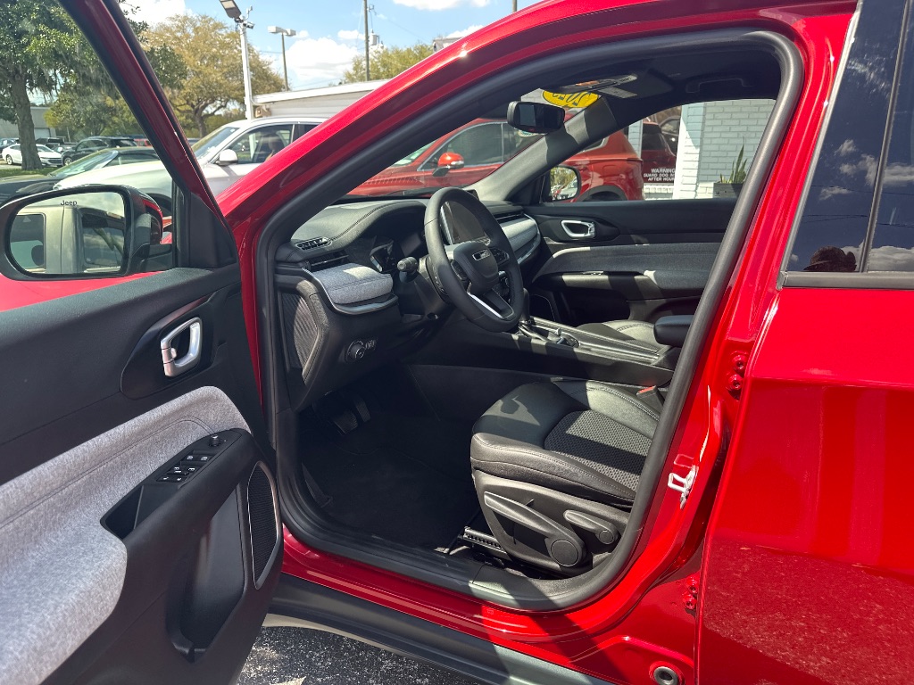 2025 Jeep Compass - $22,998