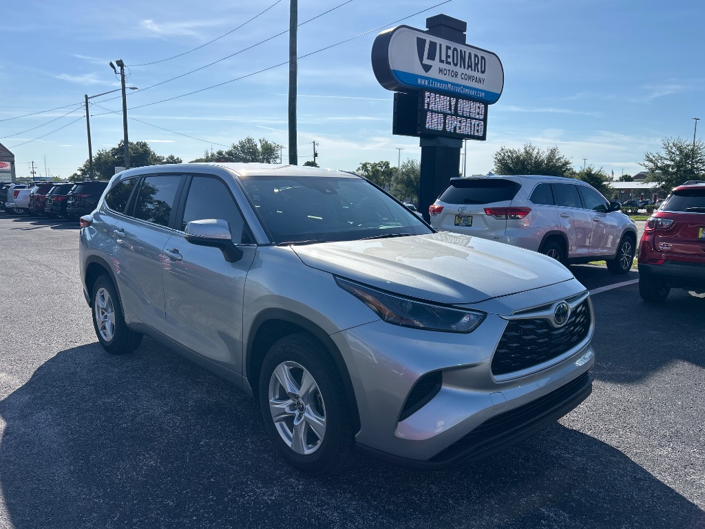 2023 Toyota Highlander - $30,998