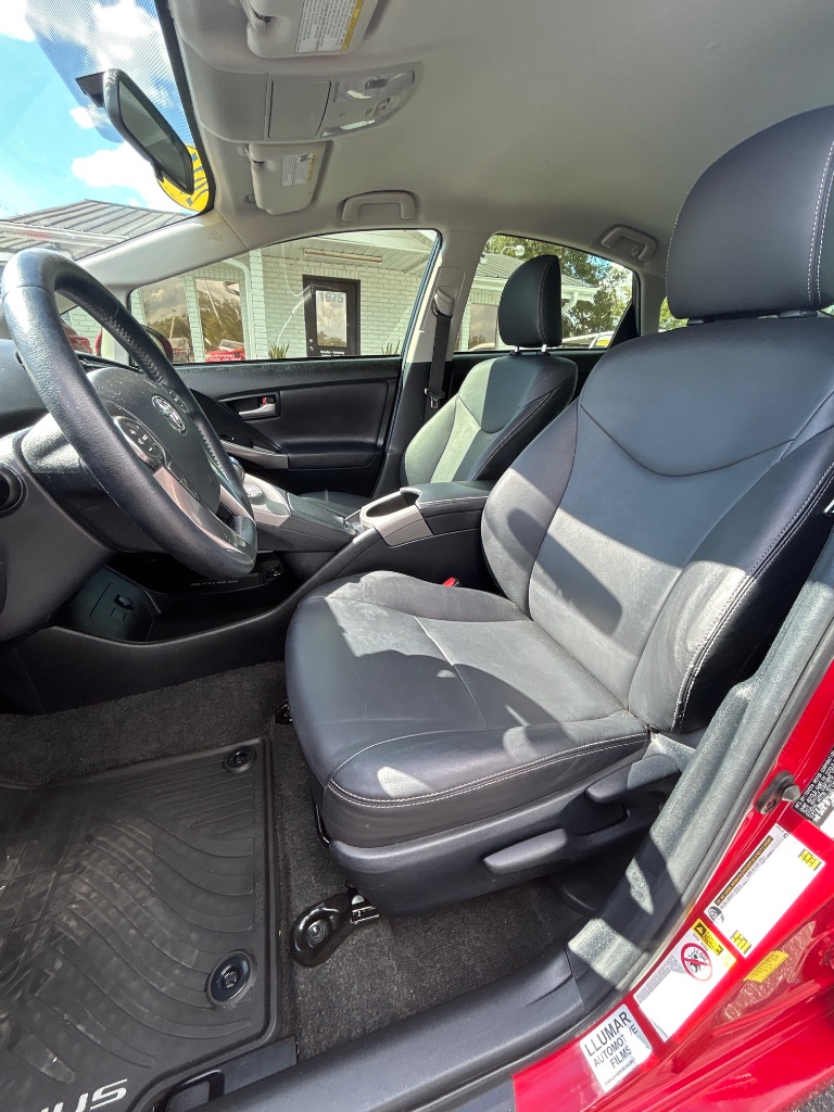 2015 Toyota Prius - $12,998