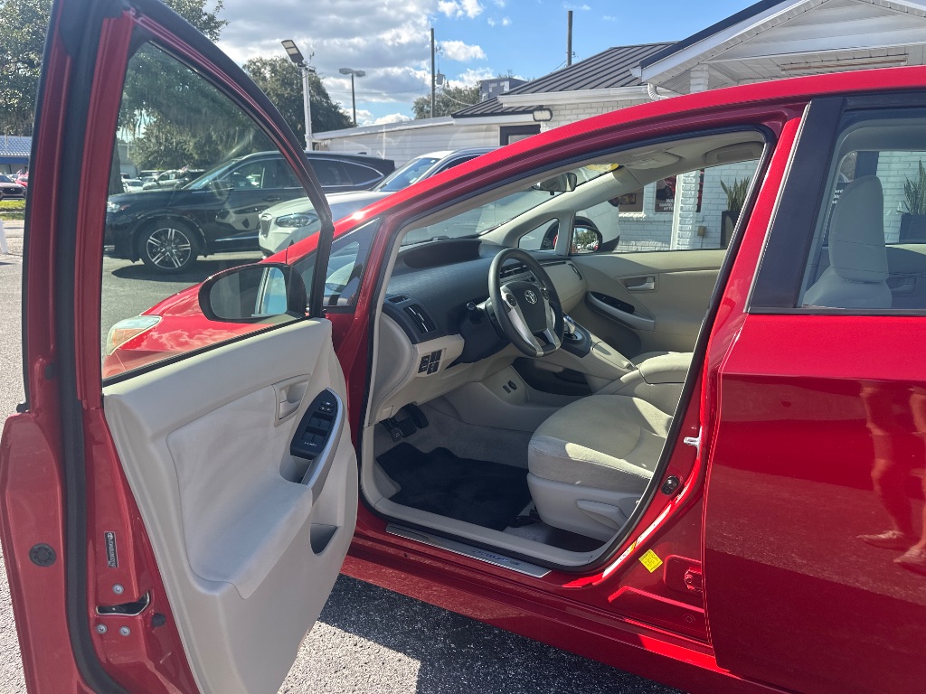 2011 Toyota Prius - $8,998