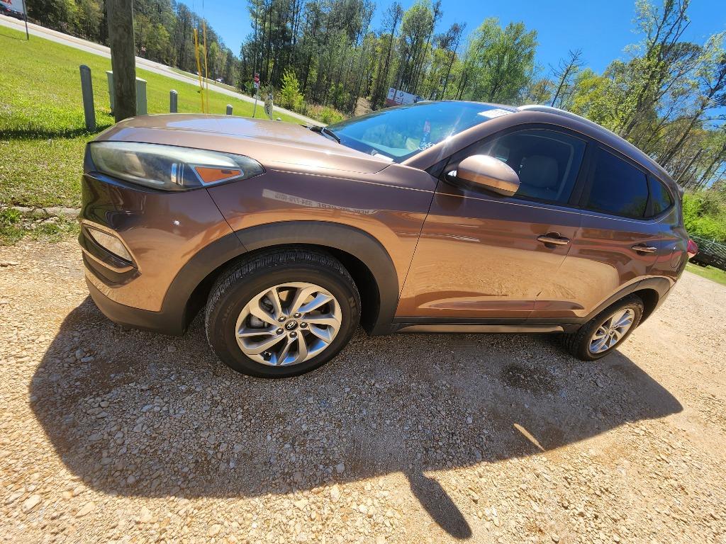 2016 Hyundai Tucson SE photo