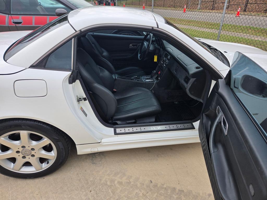 2002 Mercedes-Benz SLK-Class SLK230 photo
