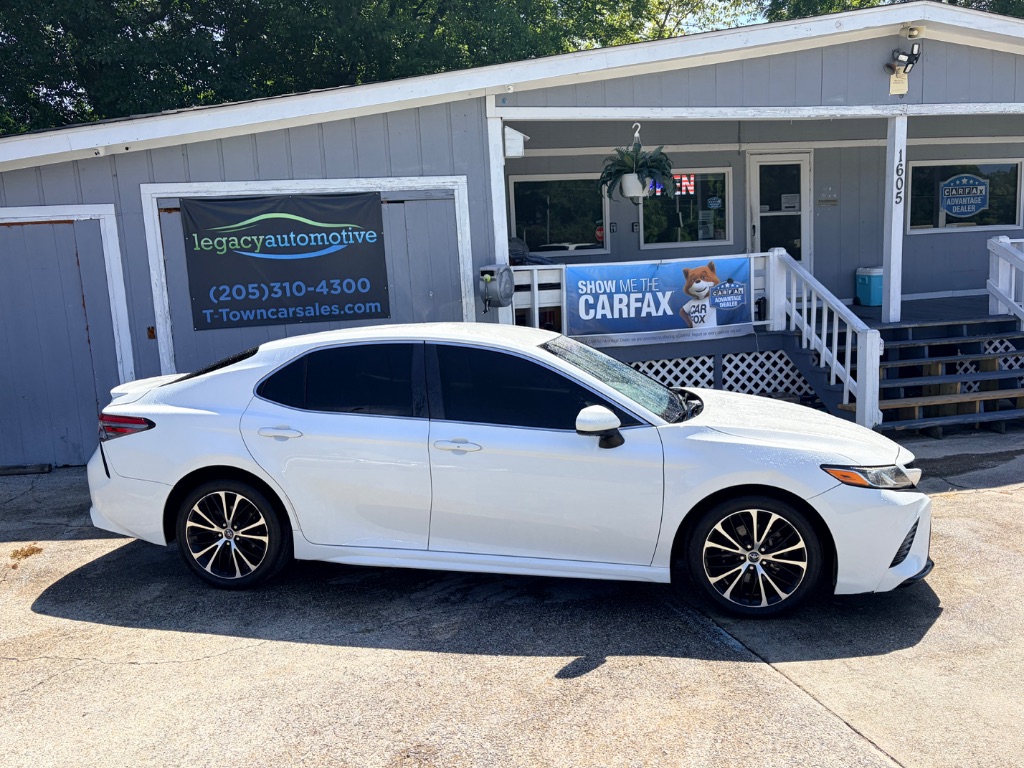 2018 Toyota Camry - $14,900