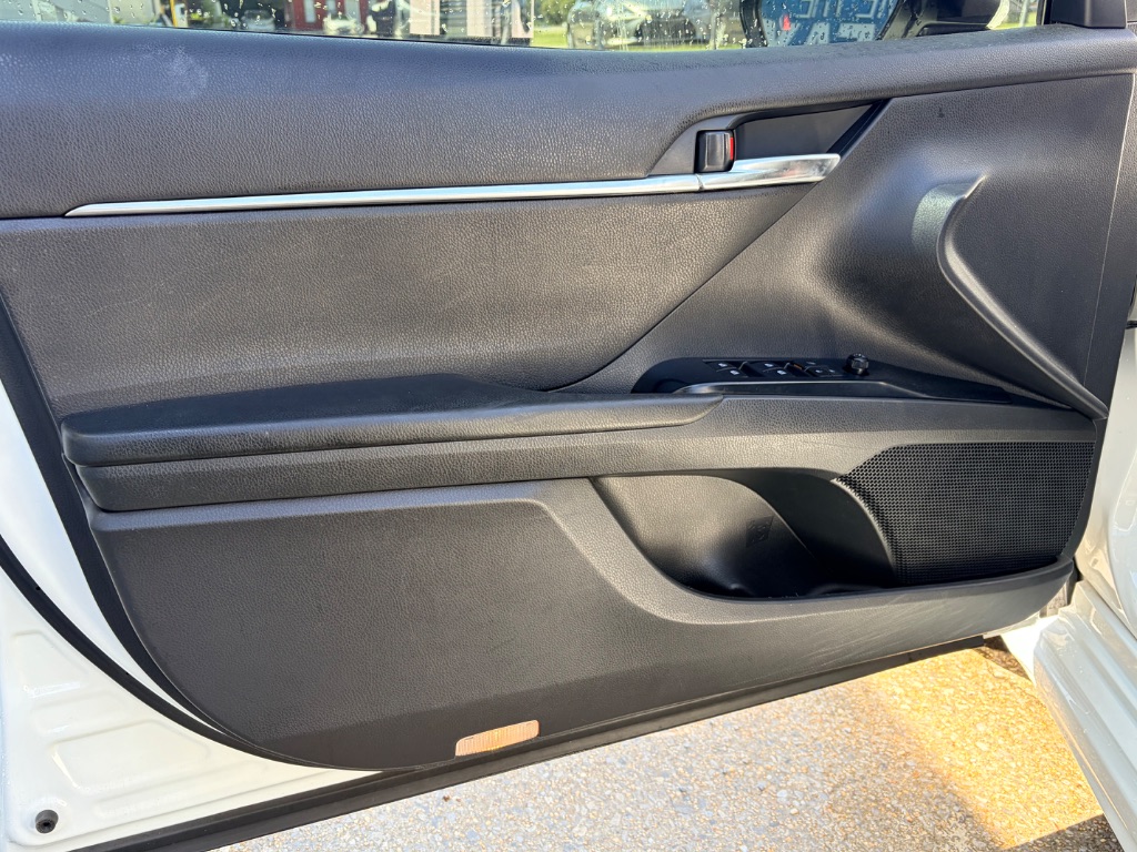 2018 Toyota Camry - $14,900